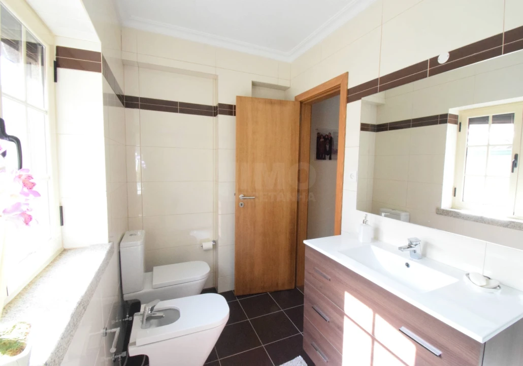 Moradia T3 para Venda em Alcaide Foto 11