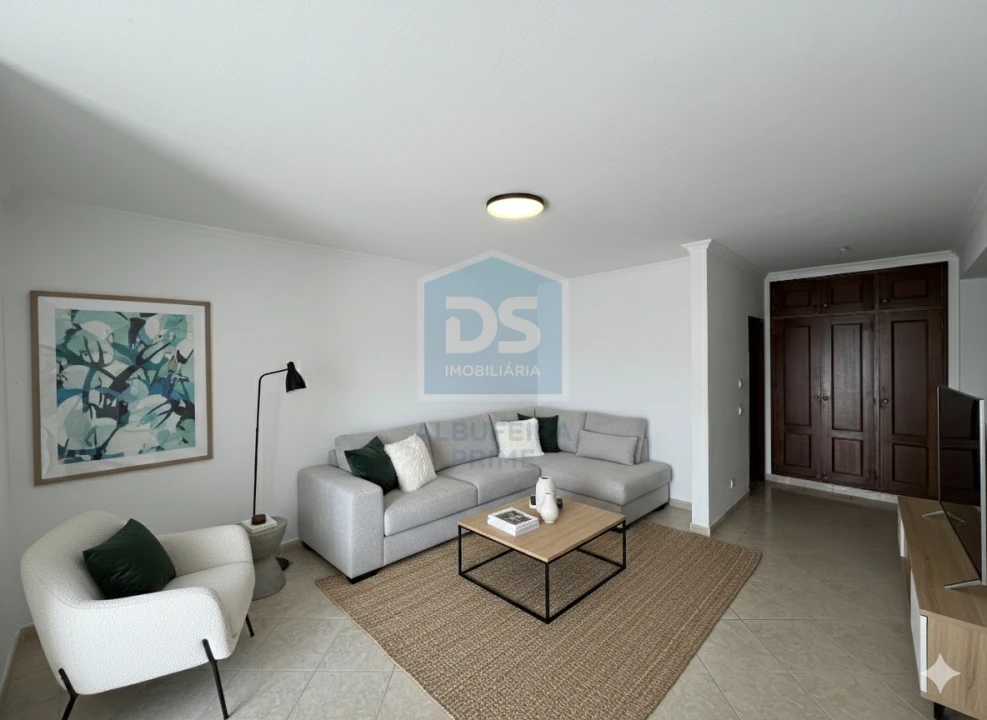 Apartamento T1 para Venda em Guia Foto 4