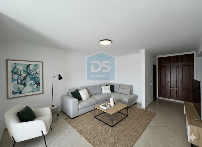 Apartamento T1 para Venda em Guia Foto 4