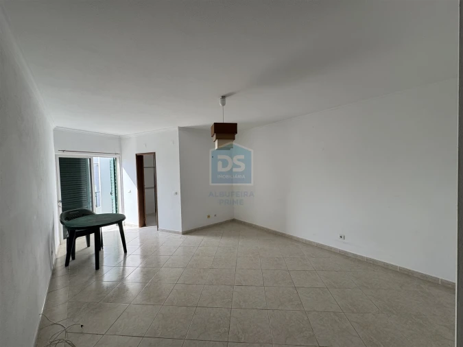 Apartamento T1 para Venda em Guia Foto 8