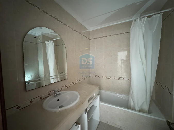 Apartamento T1 para Venda em Guia Foto 23