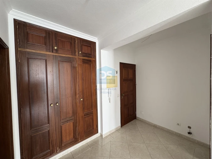 Apartamento T1 para Venda em Guia Foto 24