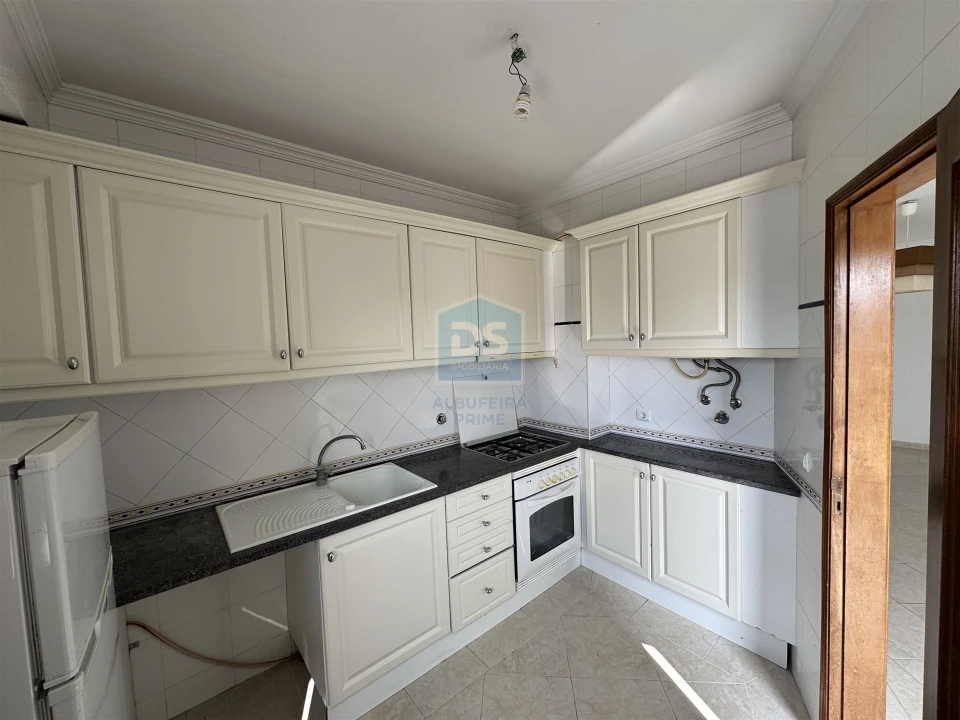 Apartamento T1 para Venda em Guia Foto 14