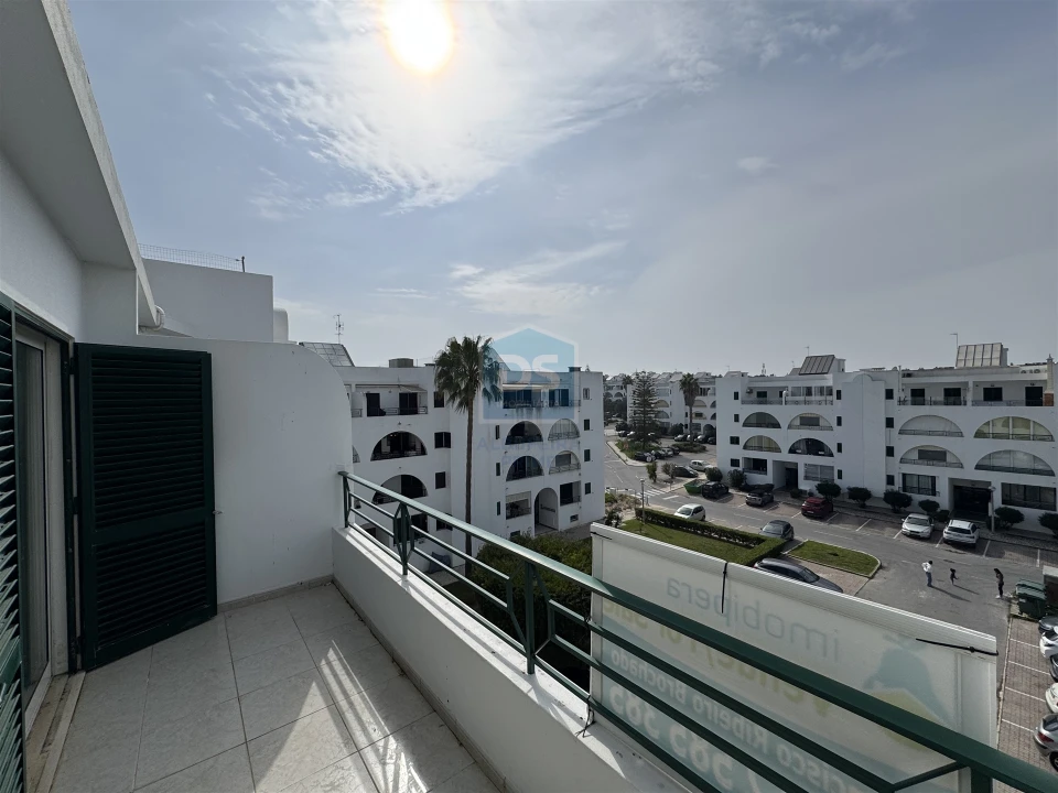 Apartamento T1 para Venda em Guia Foto 20