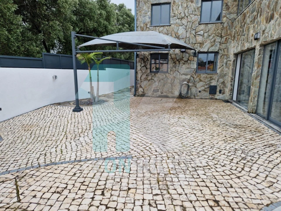Moradia T3 para Venda em Alcabideche Foto 29