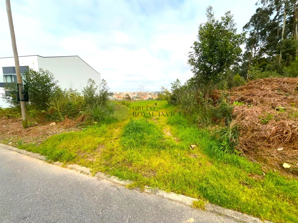 Terreno para Venda em Gulpilhares e Valadares Foto 2