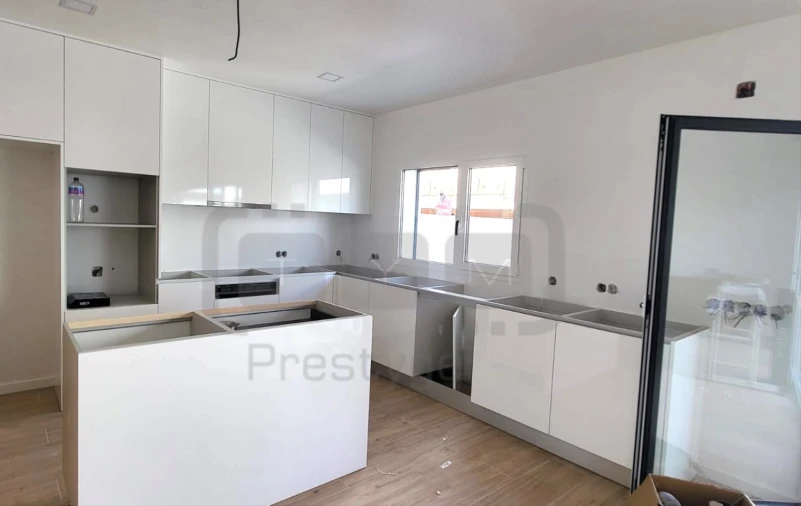 Moradia T4 para Venda em Nossa Sra de Fatima Foto 4