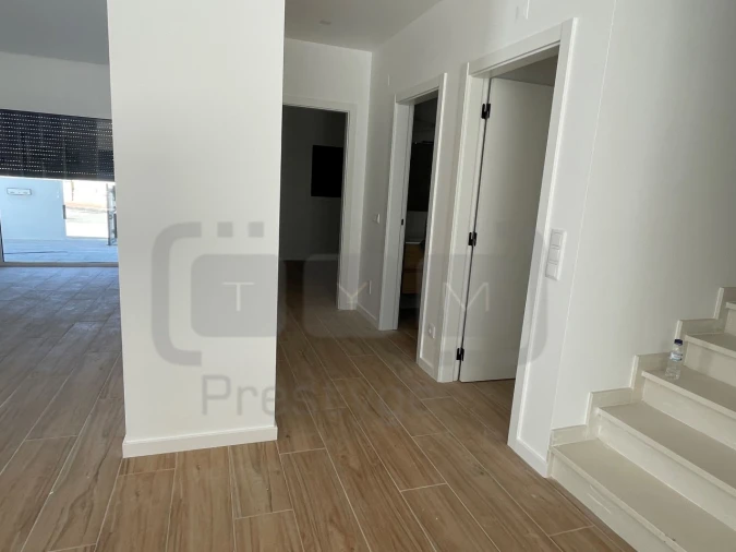 Moradia T4 para Venda em Nossa Sra de Fatima Foto 11