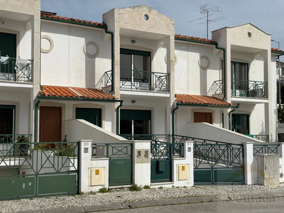 Moradia T3 para Venda em Santa Clara e Castelo Viegas Foto 1