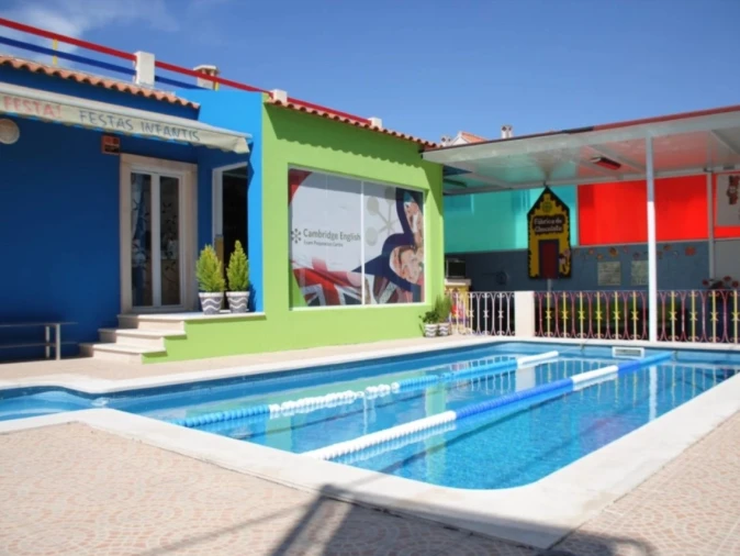 Negócio para Venda em Charneca de Caparica e Sobreda