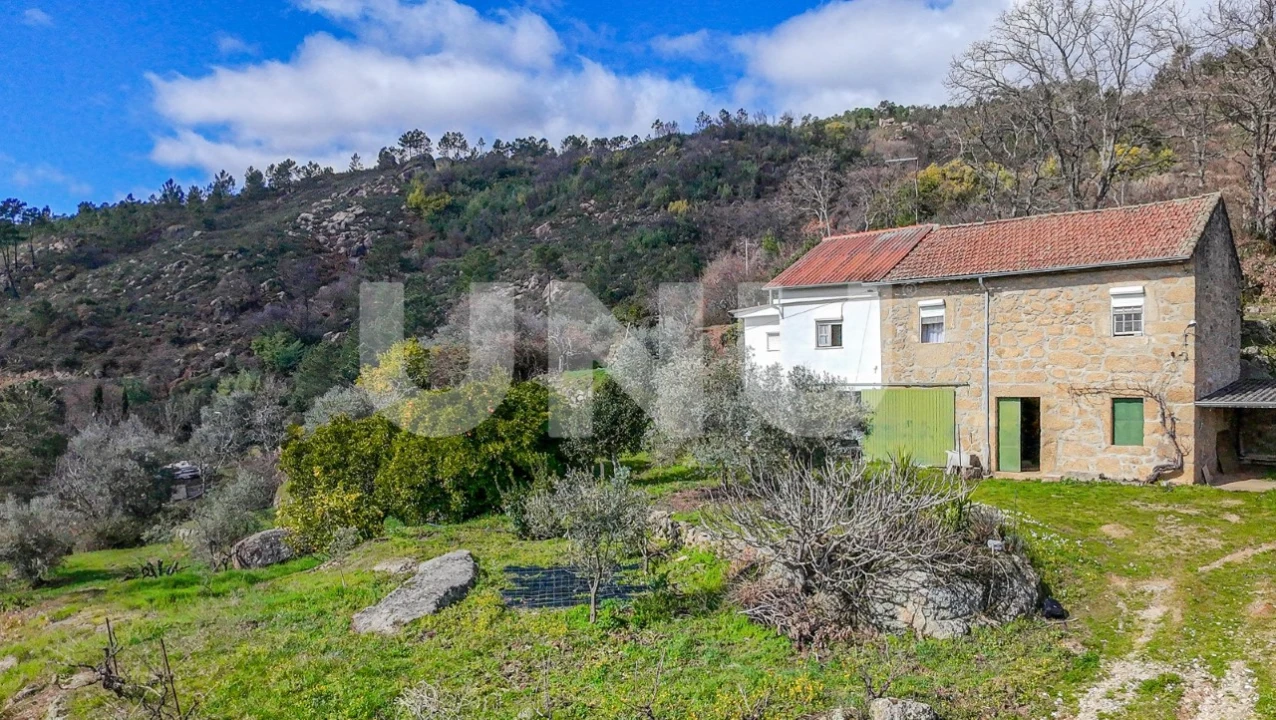 Quinta T2 para Venda em Orjais Foto 1