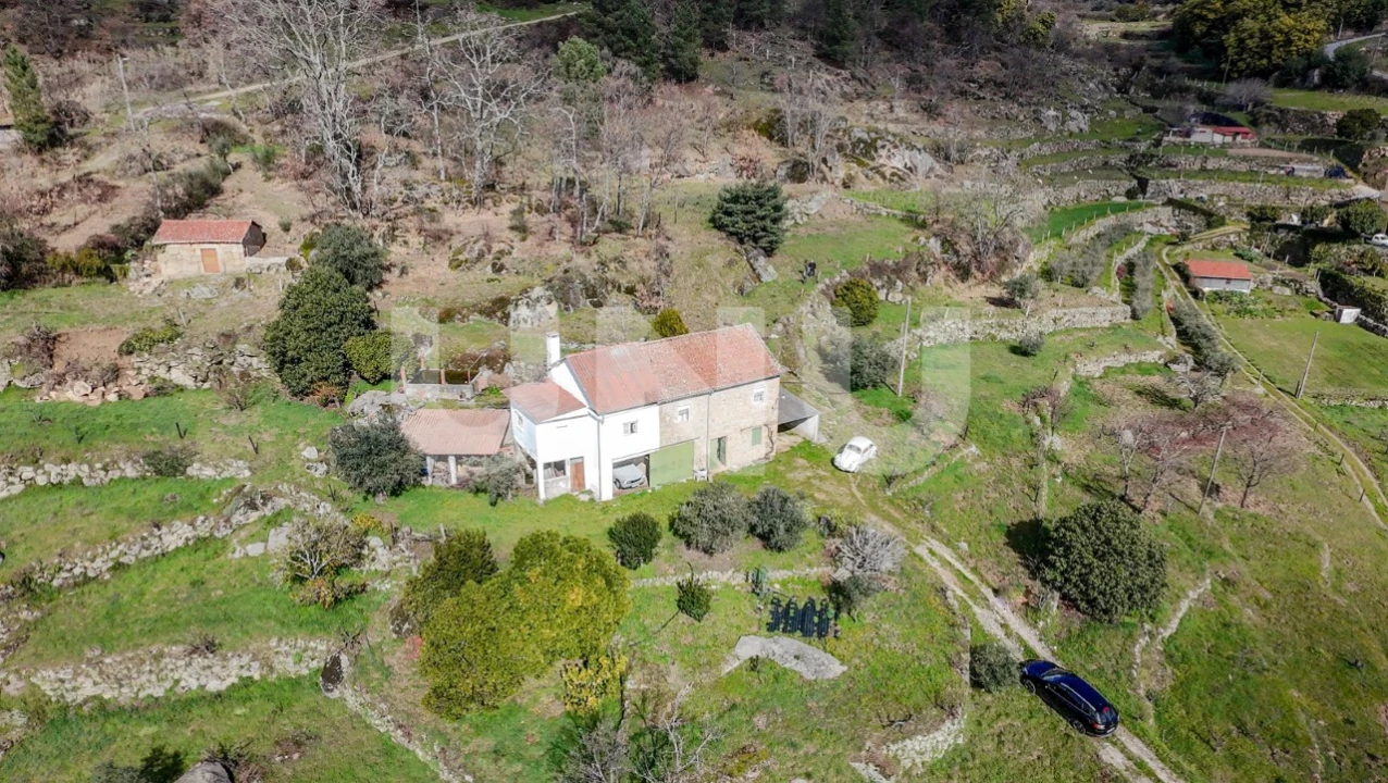 Quinta T2 para Venda em Orjais Foto 3