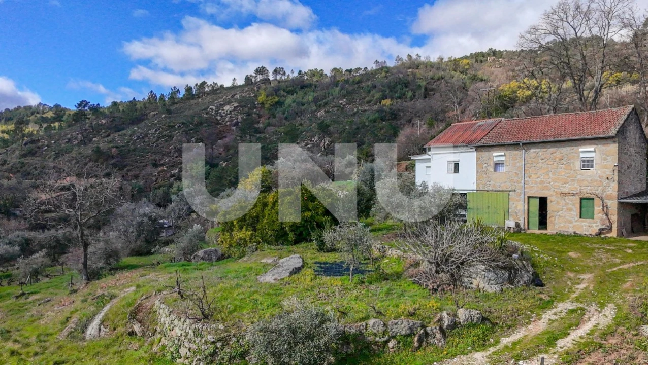 Quinta T2 para Venda em Orjais Foto 9