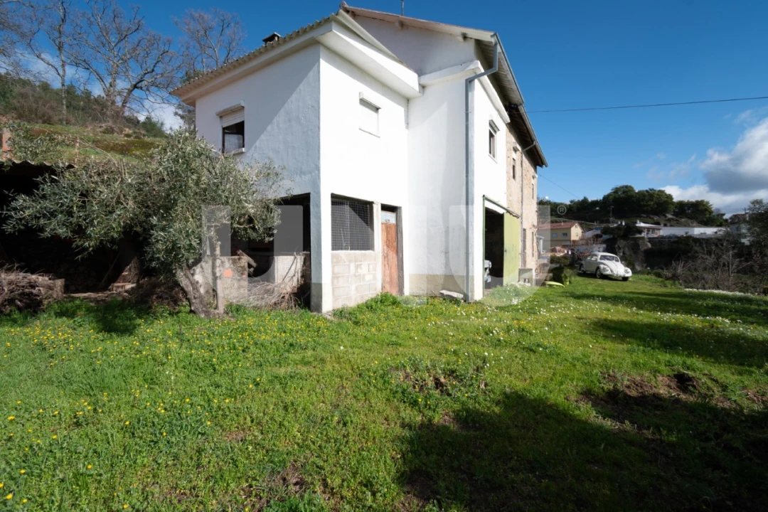 Quinta T2 para Venda em Orjais Foto 12