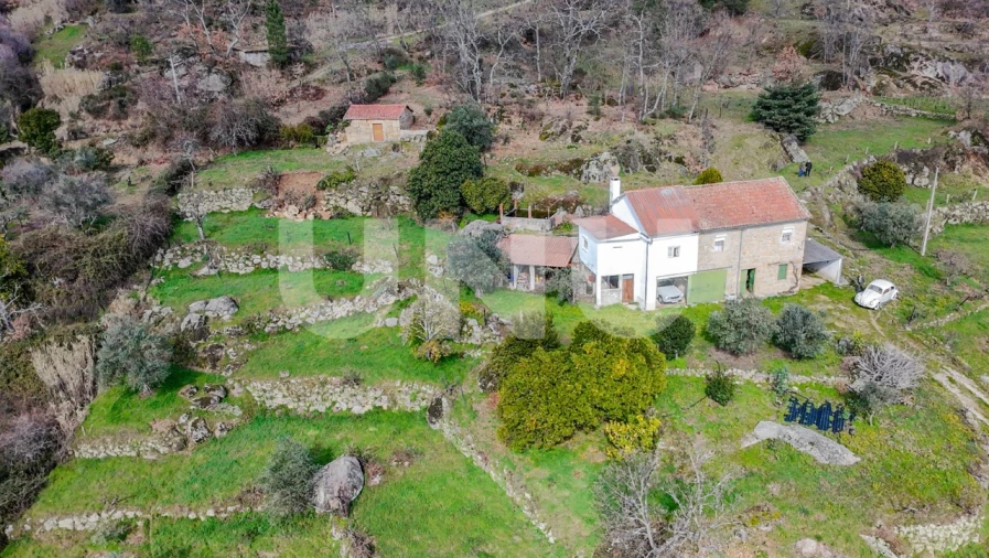 Quinta T2 para Venda em Orjais Foto 2