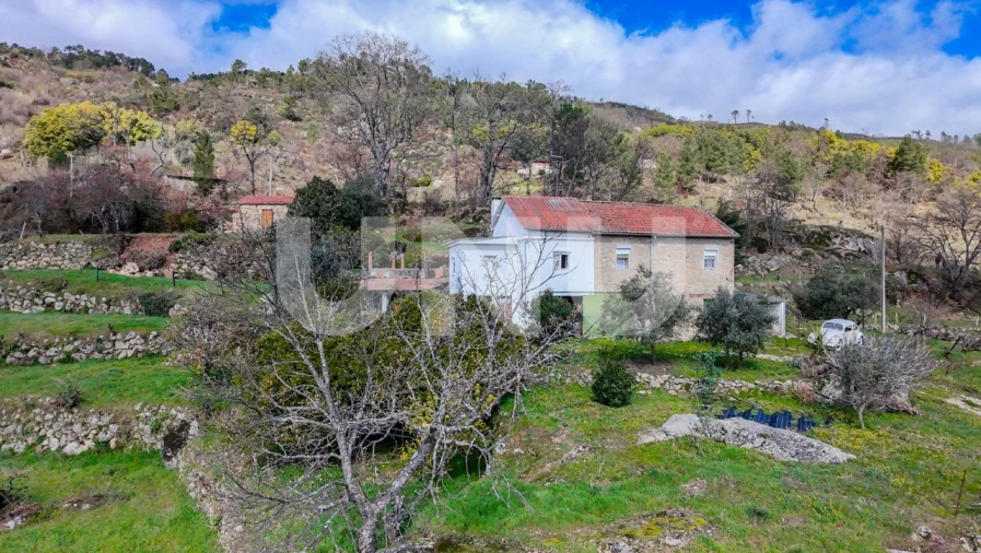 Quinta T2 para Venda em Orjais Foto 10