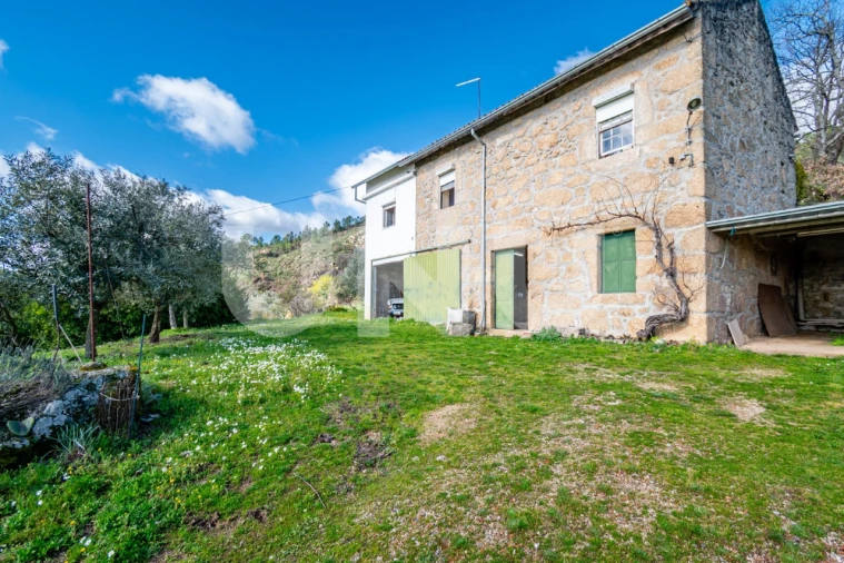 Quinta T2 para Venda em Orjais Foto 32