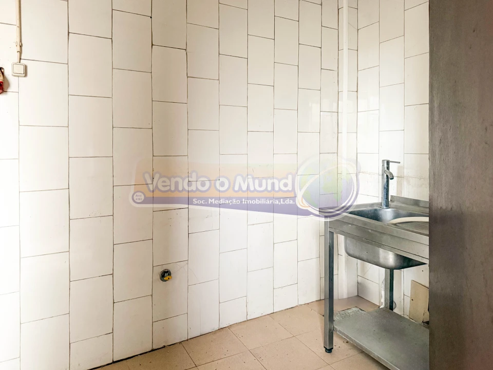 Loja para Venda em Benfica do Ribatejo Foto 16