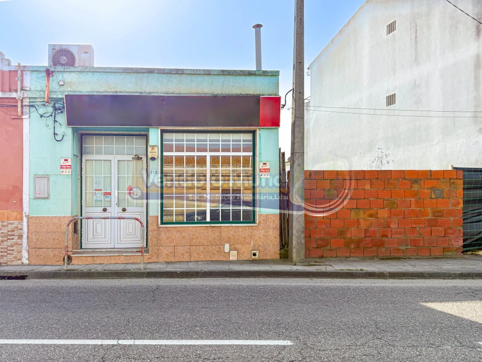 Loja para Venda em Benfica do Ribatejo Foto 1