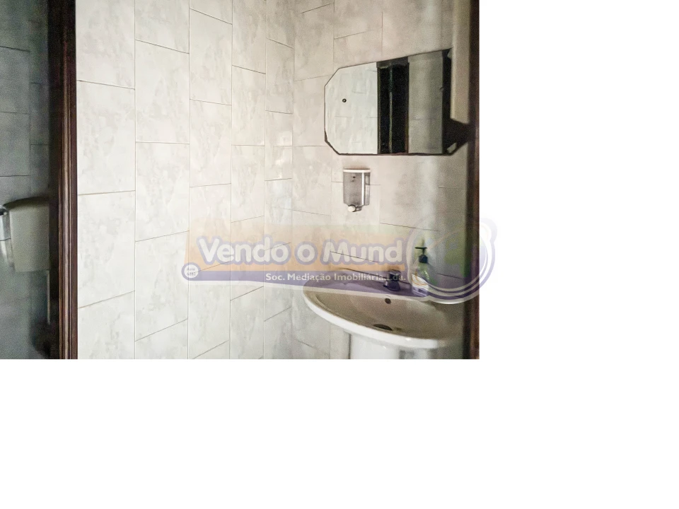 Loja para Venda em Benfica do Ribatejo Foto 12