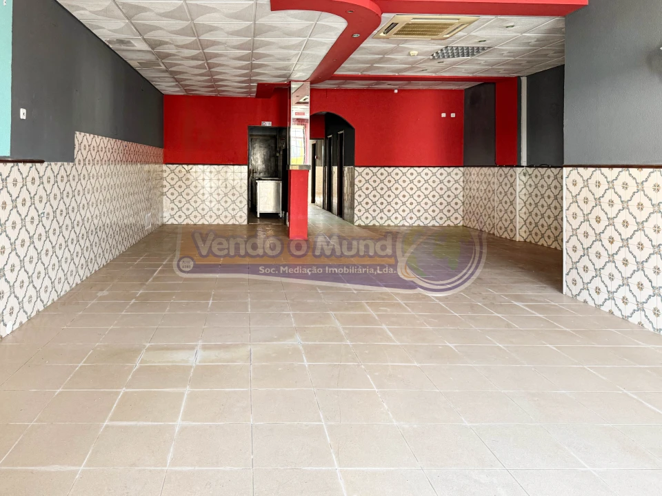 Loja para Venda em Benfica do Ribatejo Foto 7