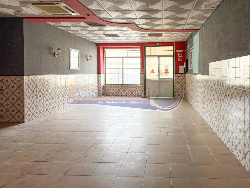 Loja para Venda em Benfica do Ribatejo Foto 8