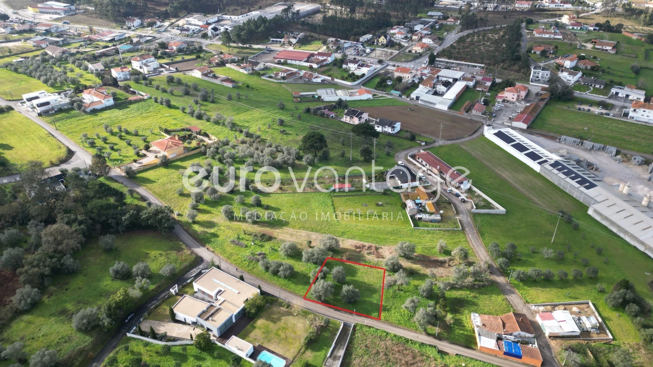 Terreno para Venda em Souto da Carpalhosa e Ortigosa Foto 1