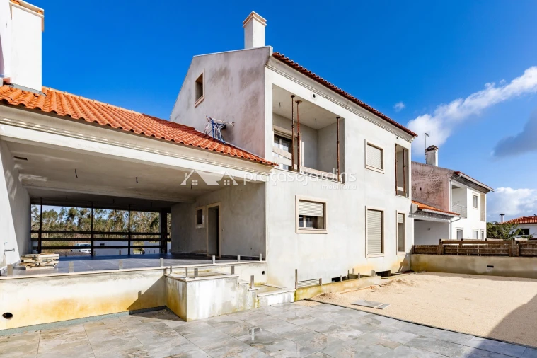 Moradia T3 para Venda em Parceiros e Azoia Foto 6