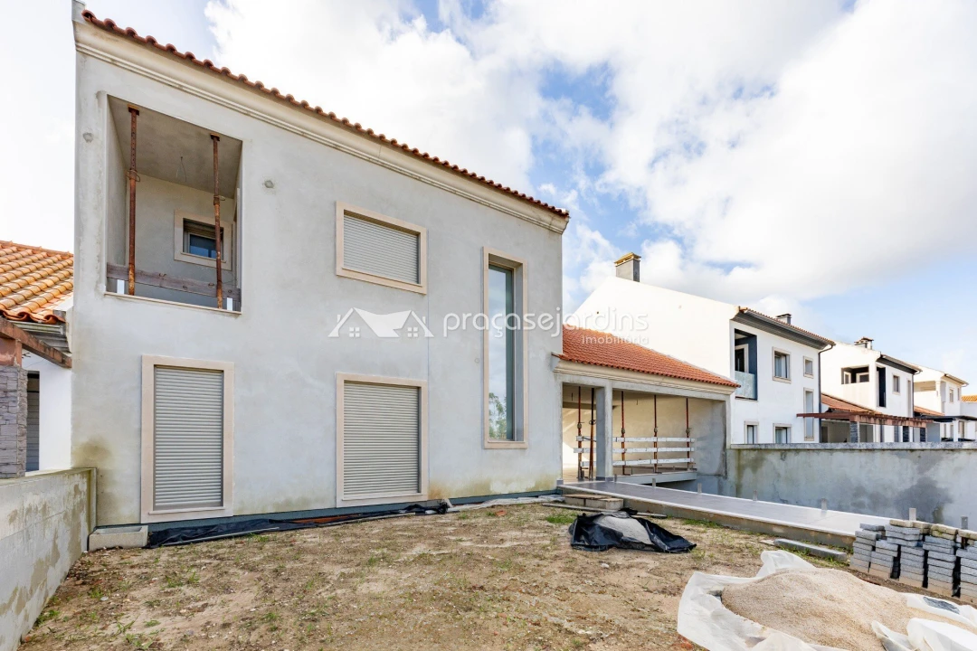 Moradia T3 para Venda em Parceiros e Azoia Foto 3