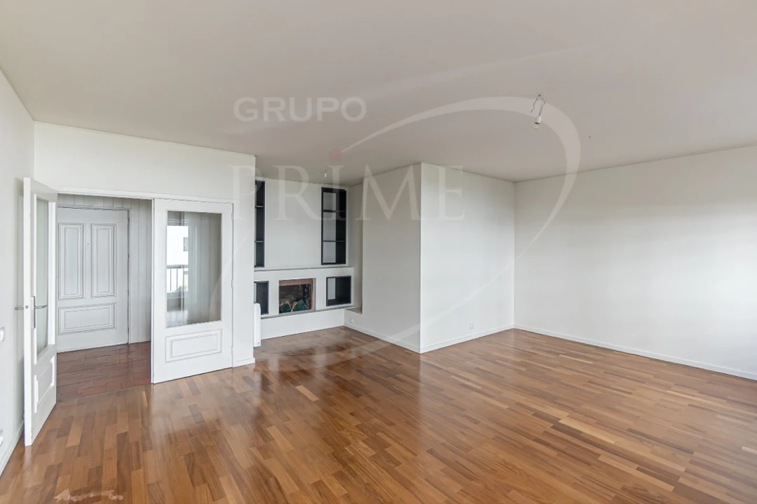 Apartamento T2 para Arrendamento em Aldoar, Foz do Douro e Nevogilde Foto 3