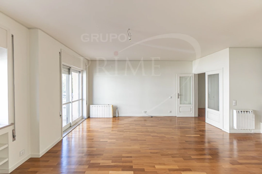 Apartamento T2 para Arrendamento em Aldoar, Foz do Douro e Nevogilde Foto 8