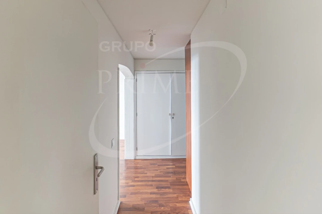 Apartamento T2 para Arrendamento em Aldoar, Foz do Douro e Nevogilde Foto 16