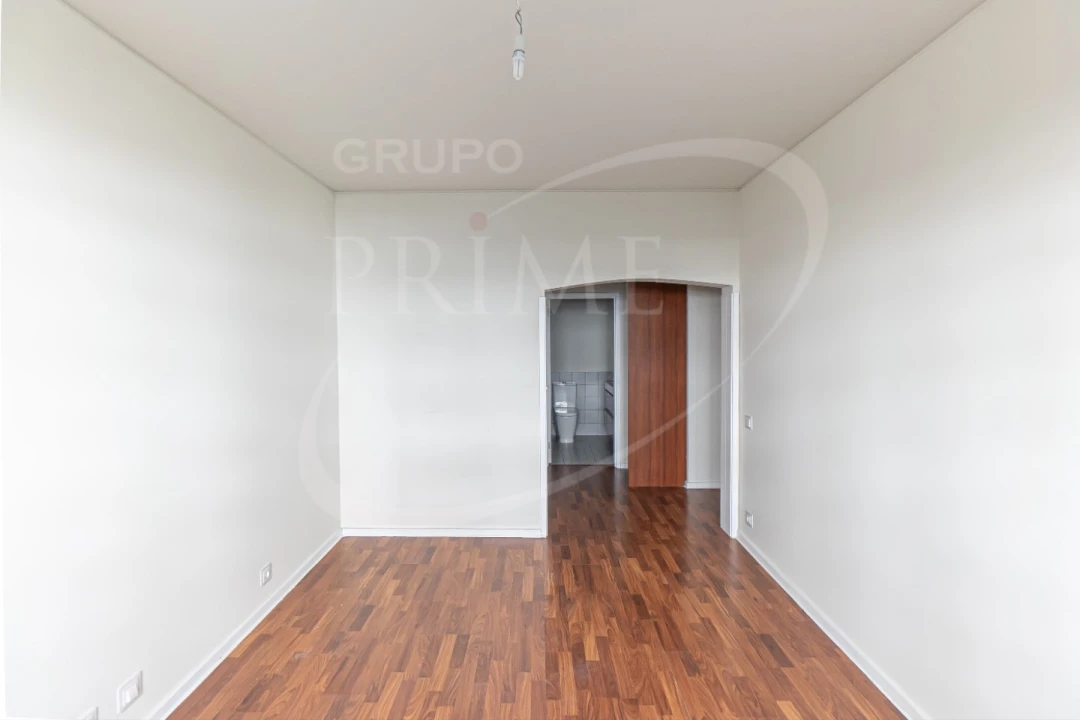 Apartamento T2 para Arrendamento em Aldoar, Foz do Douro e Nevogilde Foto 18
