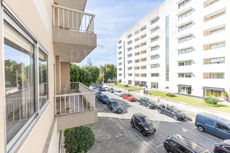 Apartamento T2 para Arrendamento em Aldoar, Foz do Douro e Nevogilde Foto 5