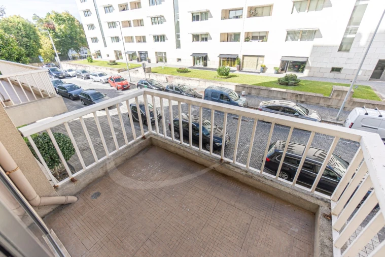 Apartamento T2 para Arrendamento em Aldoar, Foz do Douro e Nevogilde Foto 6