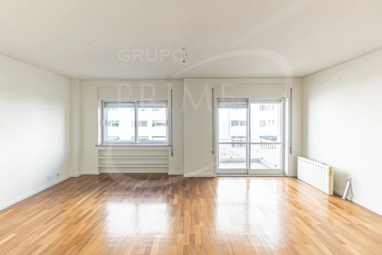 Apartamento T2 para Arrendamento em Aldoar, Foz do Douro e Nevogilde Foto 7