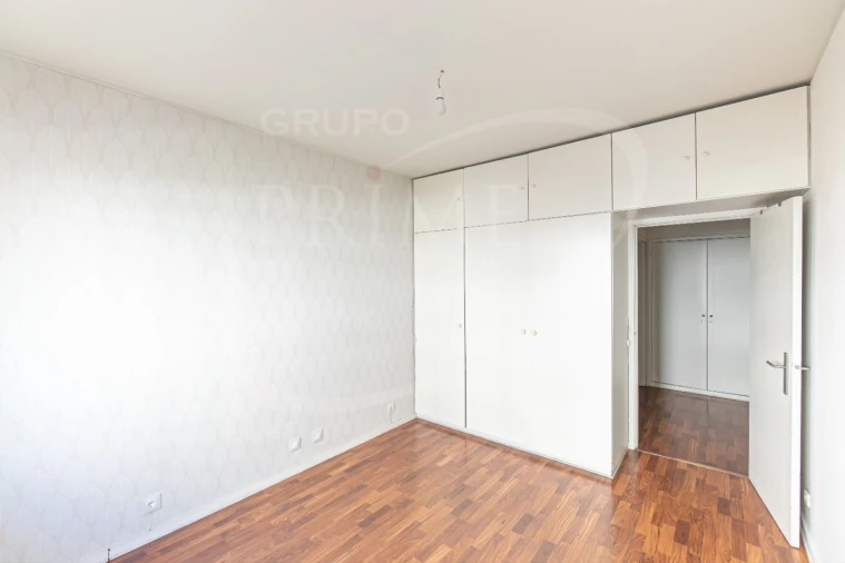 Apartamento T2 para Arrendamento em Aldoar, Foz do Douro e Nevogilde Foto 12