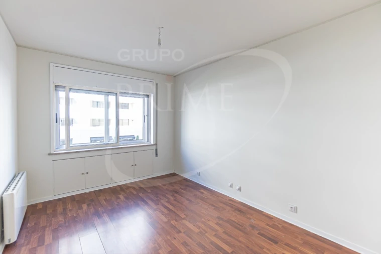 Apartamento T2 para Arrendamento em Aldoar, Foz do Douro e Nevogilde Foto 17