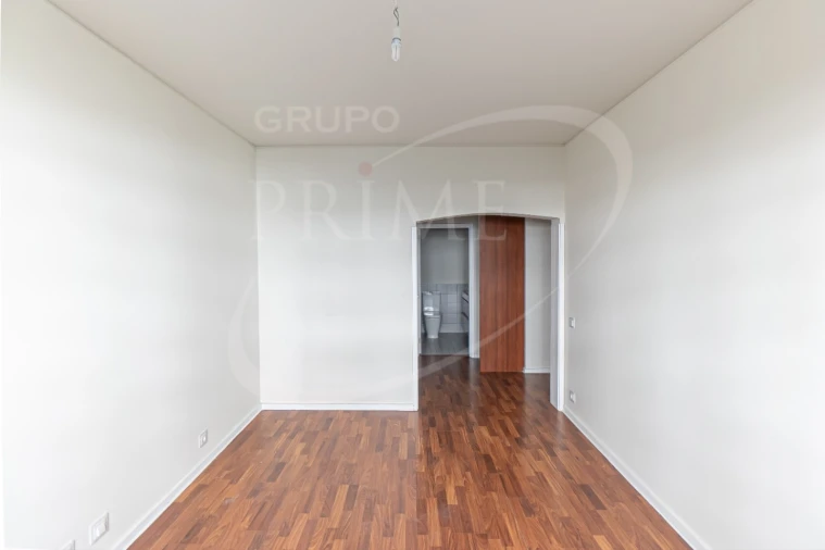 Apartamento T2 para Arrendamento em Aldoar, Foz do Douro e Nevogilde Foto 18