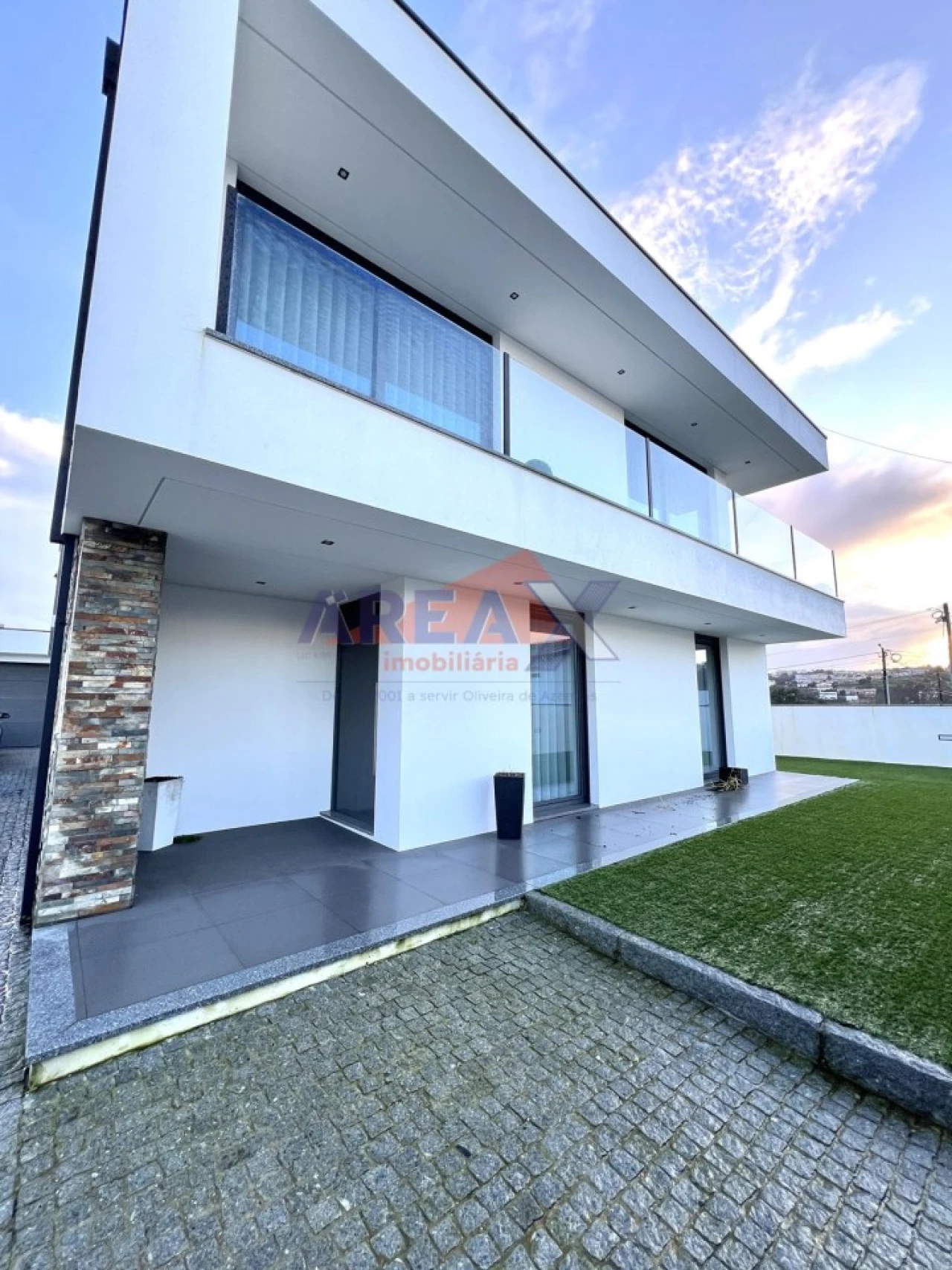 Moradia T4 para Venda em Vila de Cucujães Foto 4