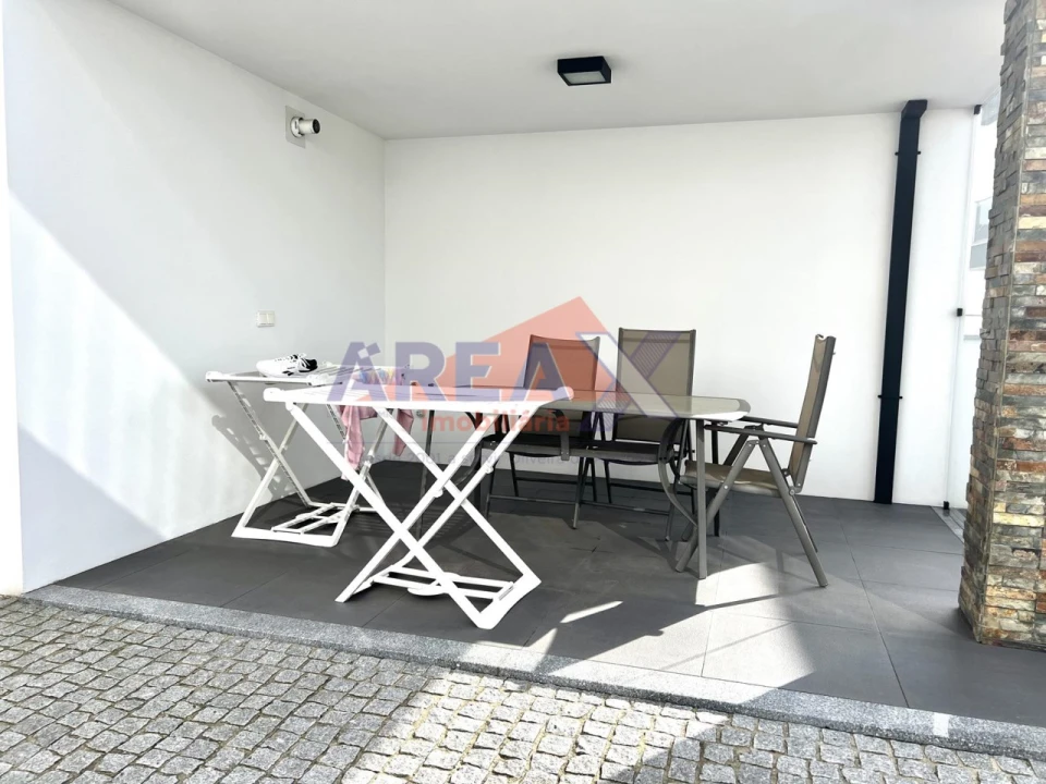 Moradia T4 para Venda em Vila de Cucujães Foto 7