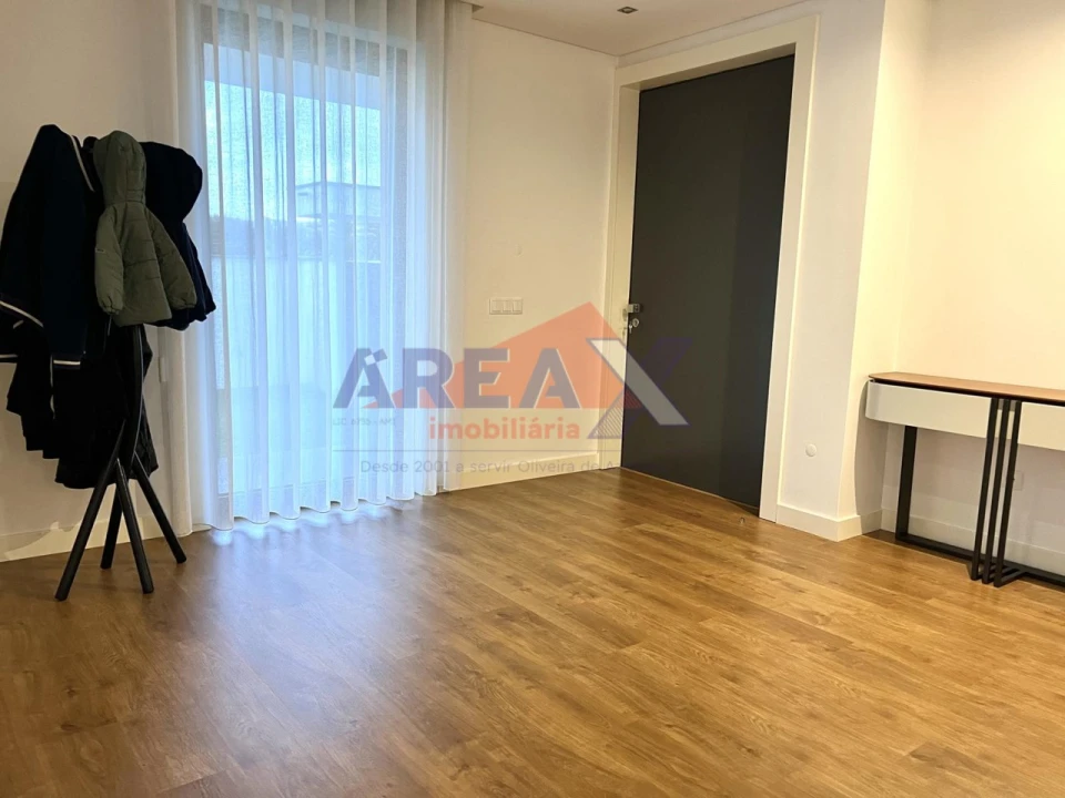 Moradia T4 para Venda em Vila de Cucujães Foto 9