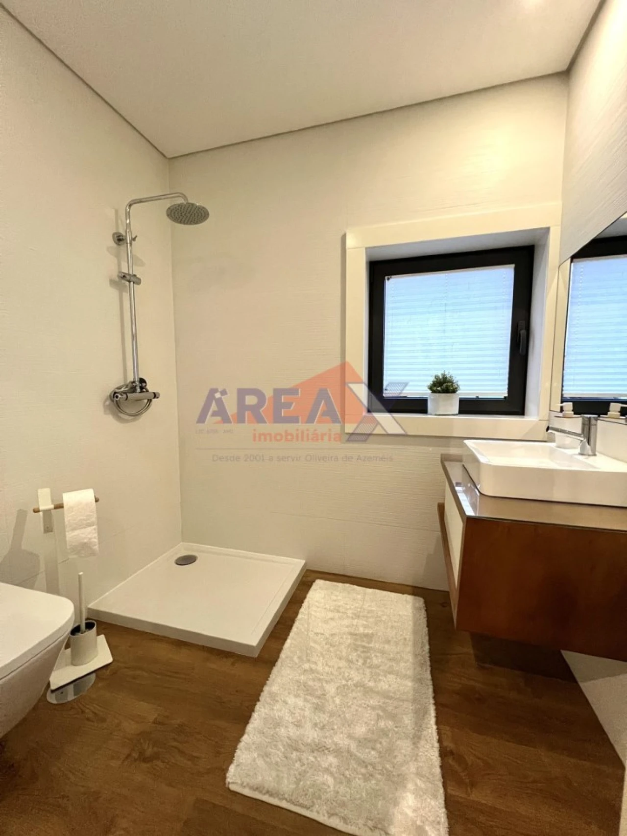 Moradia T4 para Venda em Vila de Cucujães Foto 17