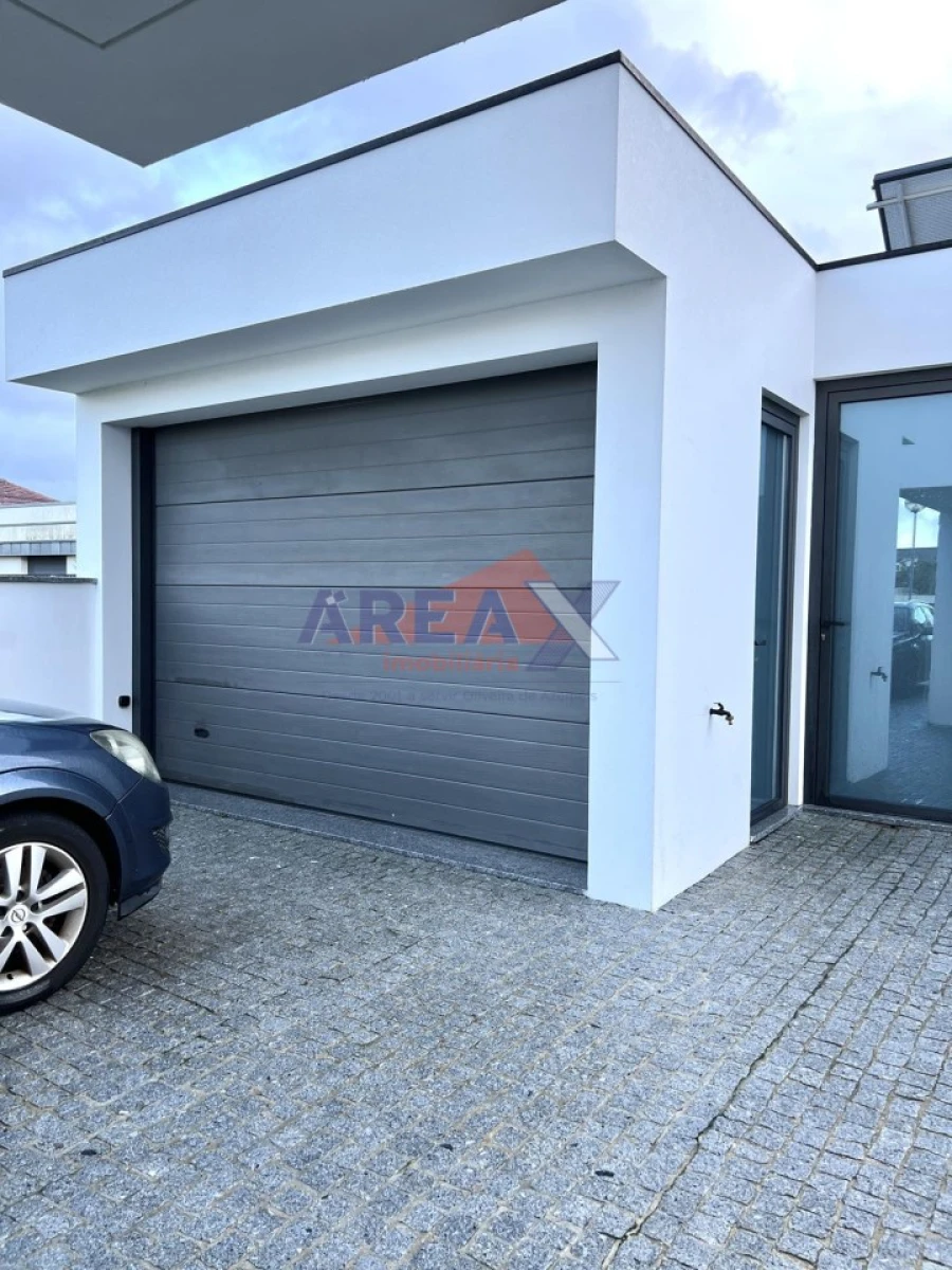 Moradia T4 para Venda em Vila de Cucujães Foto 5