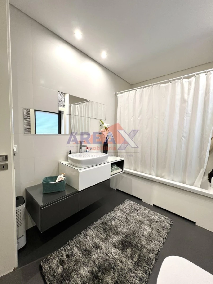 Moradia T4 para Venda em Vila de Cucujães Foto 22