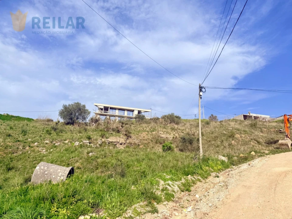 Terreno para Venda em Vialonga Foto 1