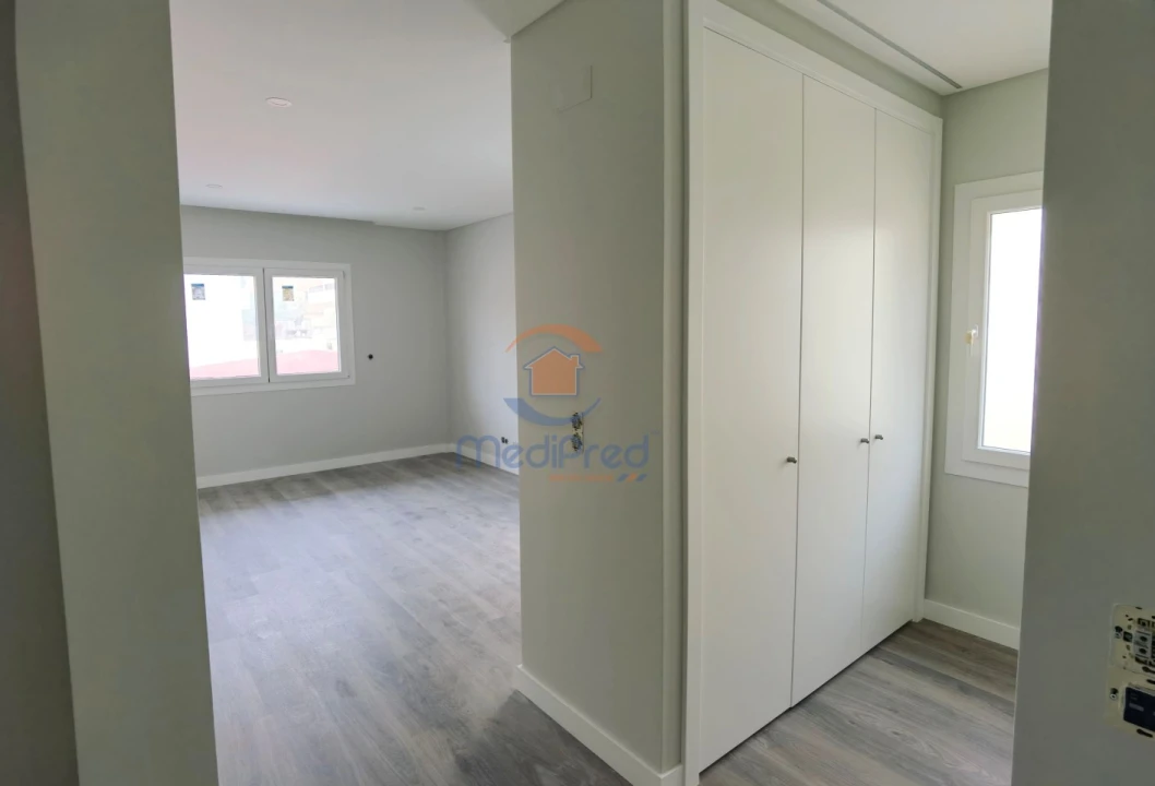 Moradia T5 para Venda em Pontinha e Famões Foto 5