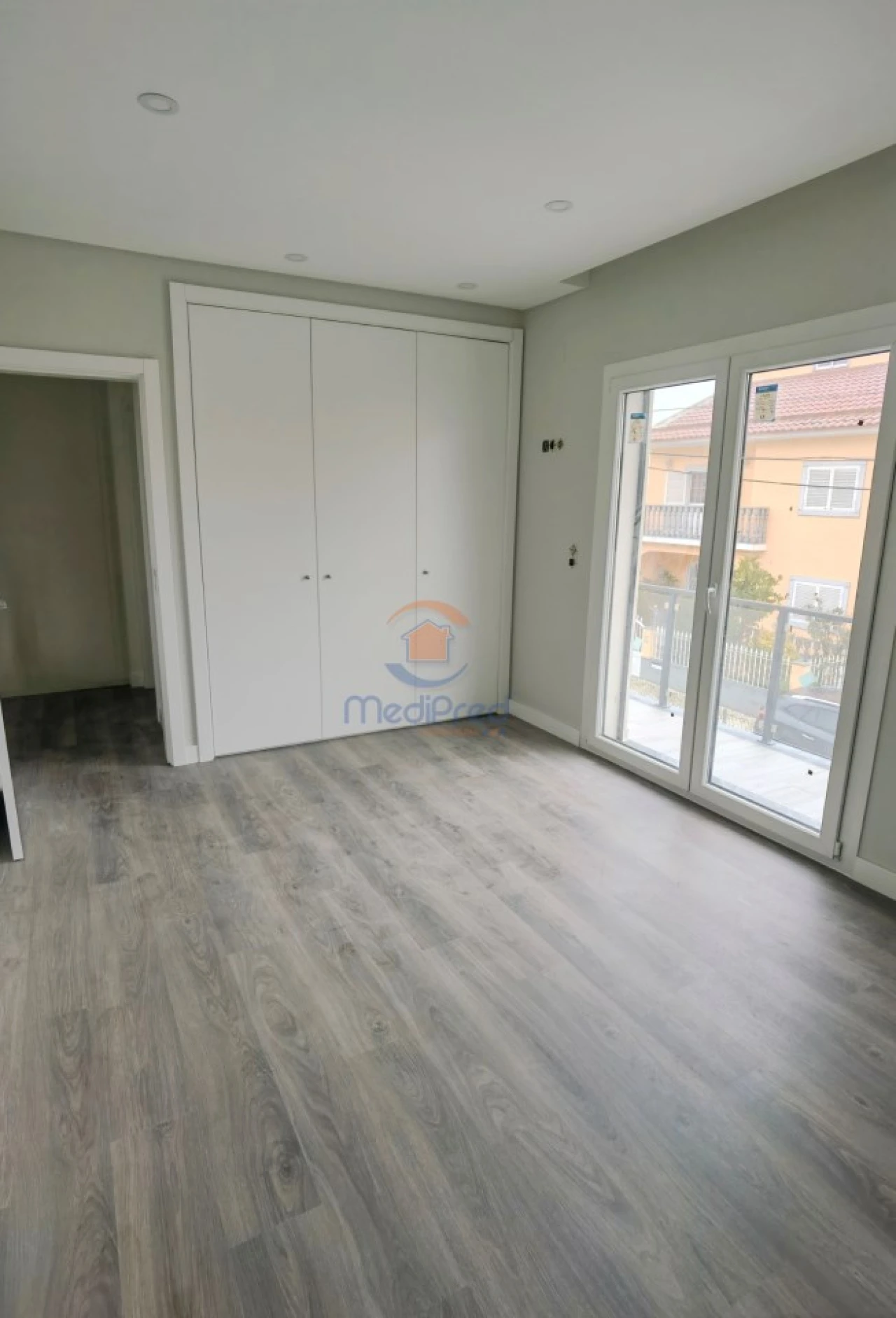 Moradia T5 para Venda em Pontinha e Famões Foto 12