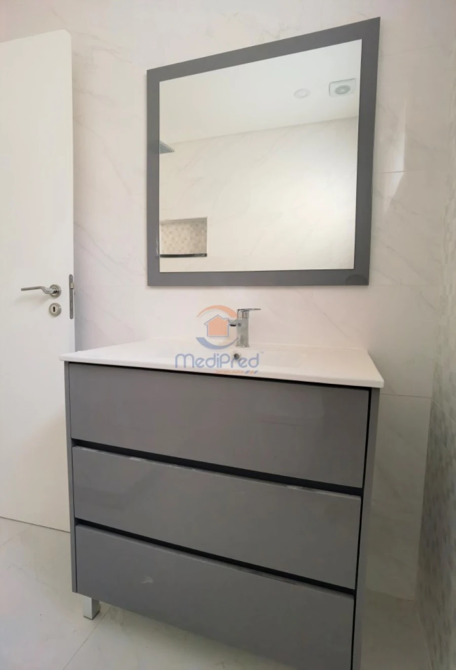 Moradia T5 para Venda em Pontinha e Famões Foto 9