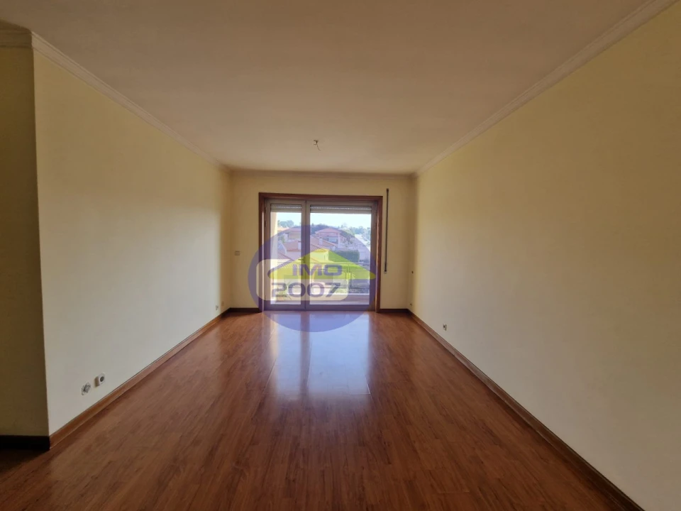 Apartamento T2 para Venda em Paços de Brandão Foto 8